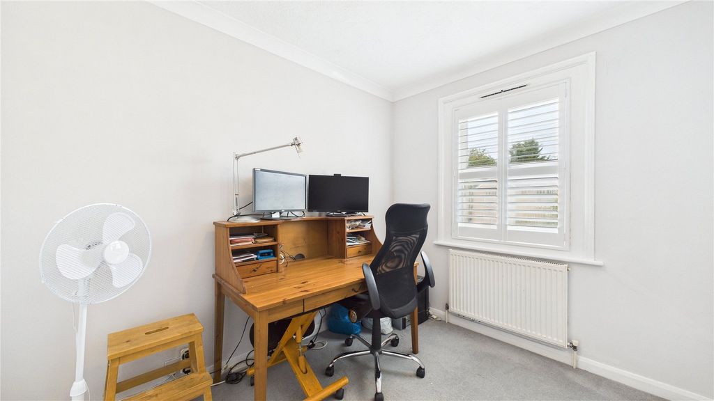 Additional image 12 of 5 bed end terrace house for saleHorsell, Surrey GU21