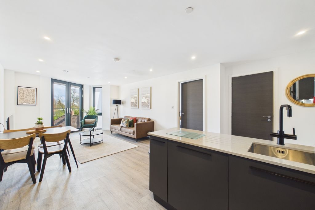 Additional image 6 of 2 bed flat for saleCity Gate, Eboracum Way, York, North Yorkshire YO31