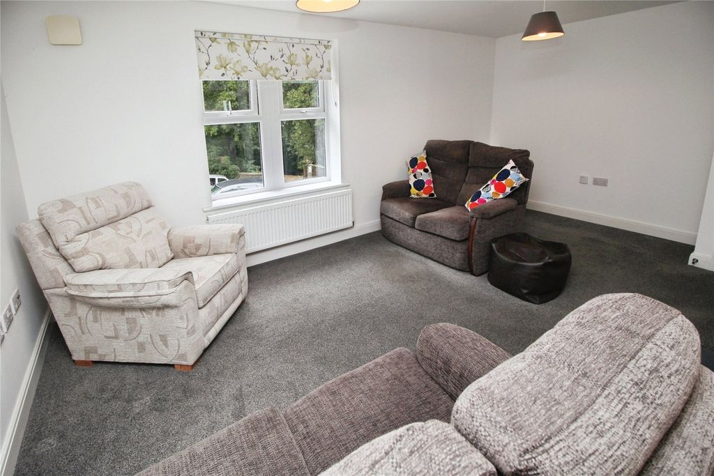 Additional image 3 of 2 bed flat for saleBelvoir Road, Bideford, Devon EX39