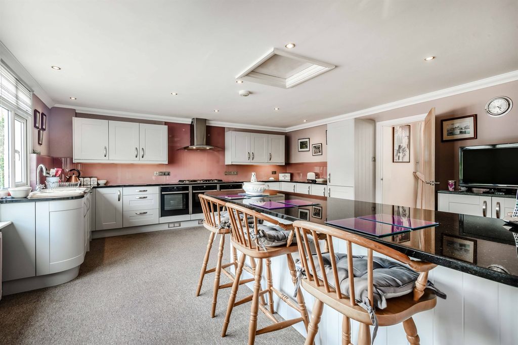 Additional image 4 of 6 bed semi-detached house for saleLower Olland Street, Bungay NR35