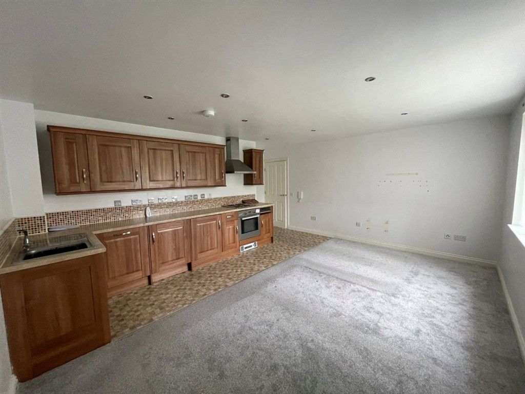 2 bed flat for saleCambridge Square, Middlesbrough TS5 photo 3