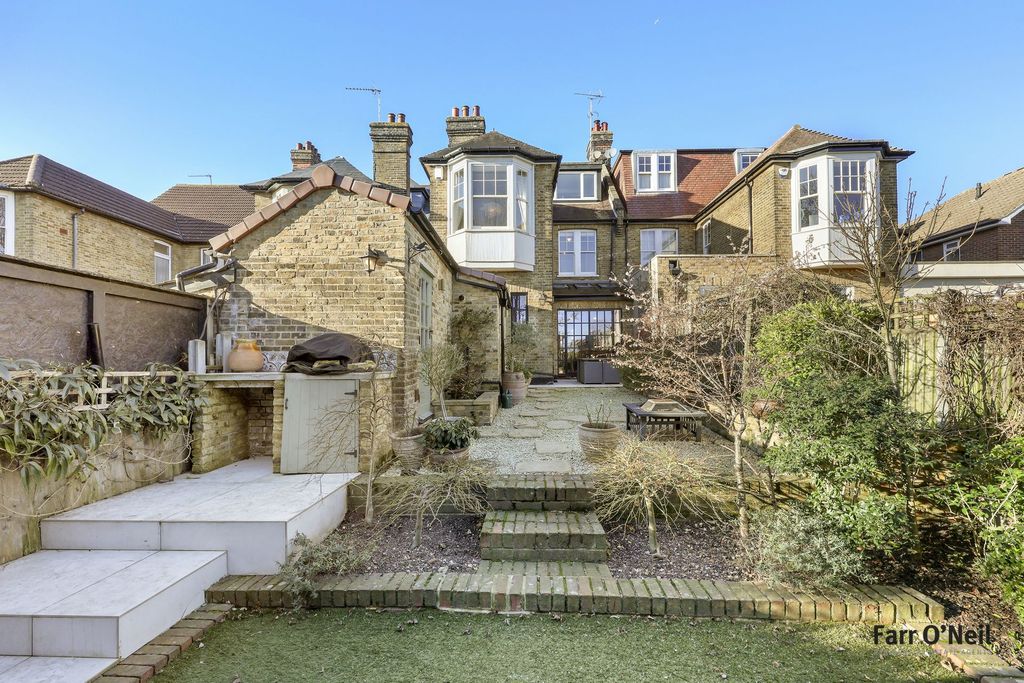 Additional image 32 of 4 bed semi-detached house for saleRussell Road, Buckhurst Hill IG9