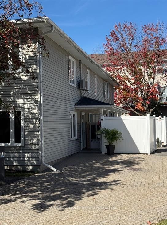 E-1033 Cummings Avenue, Ottawa, ON, K1J 9K6