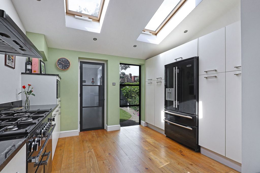 Additional image 18 of 4 bed semi-detached house for saleHills Road, Buckhurst Hill IG9