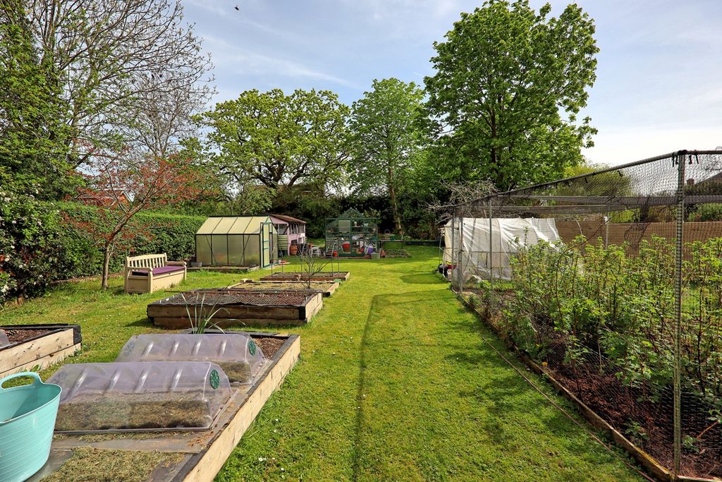Additional image 22 of 7 bed detached house for saleErnest Road, Emerson Park RM11