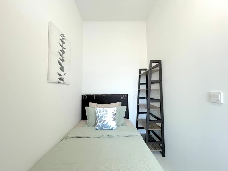 Additional image 3 of Metropolitan Condo Room | Bright & Breezy | Near Redhill MRT