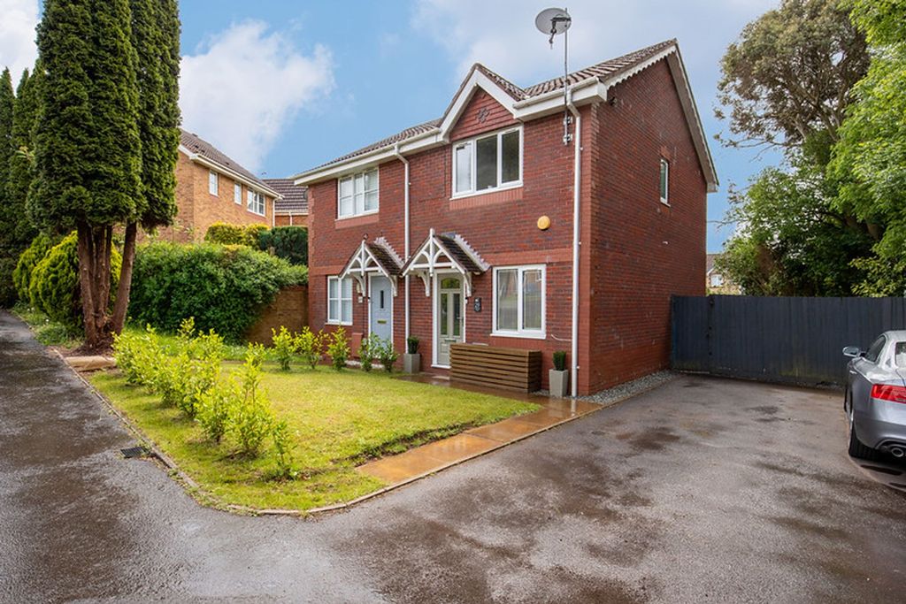 2 bed semi-detached house for saleHollington Drive, Pontprennau CF23