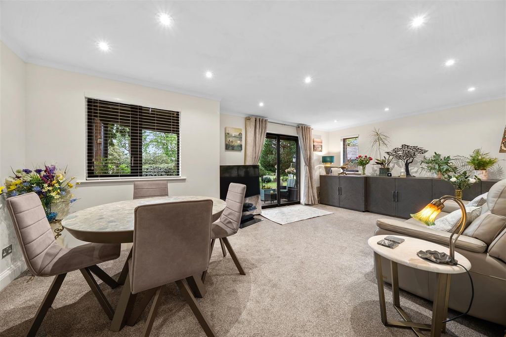 Additional image 2 of 2 bed flat for saleWoburn Park, Woburn Hill, Addlestone KT15