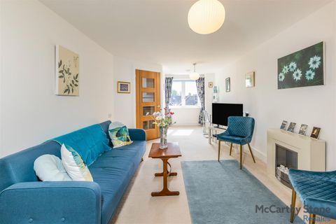 Abbotsmead Place, Caversham, Reading RG4