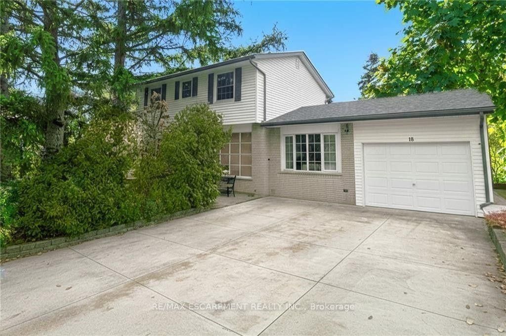 18 Jasper Drive, Hamilton, ON, L8G 2S7