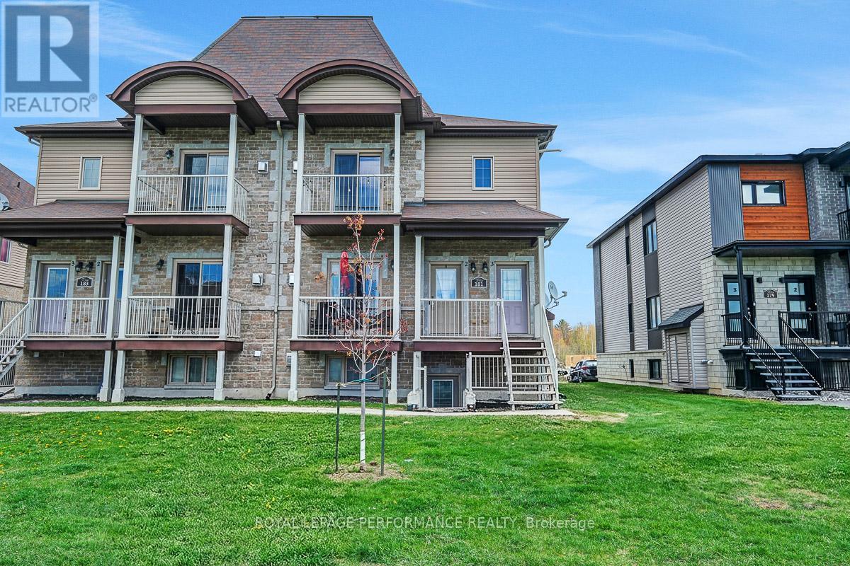 3 - 181 BOURDEAU BOULEVARD