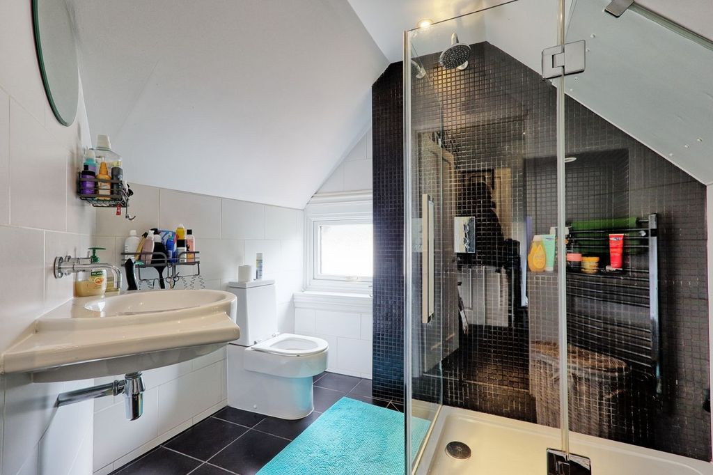 Additional image 30 of 5 bed detached house for saleBurntwood Avenue, Emerson Park, Hornchurch RM11