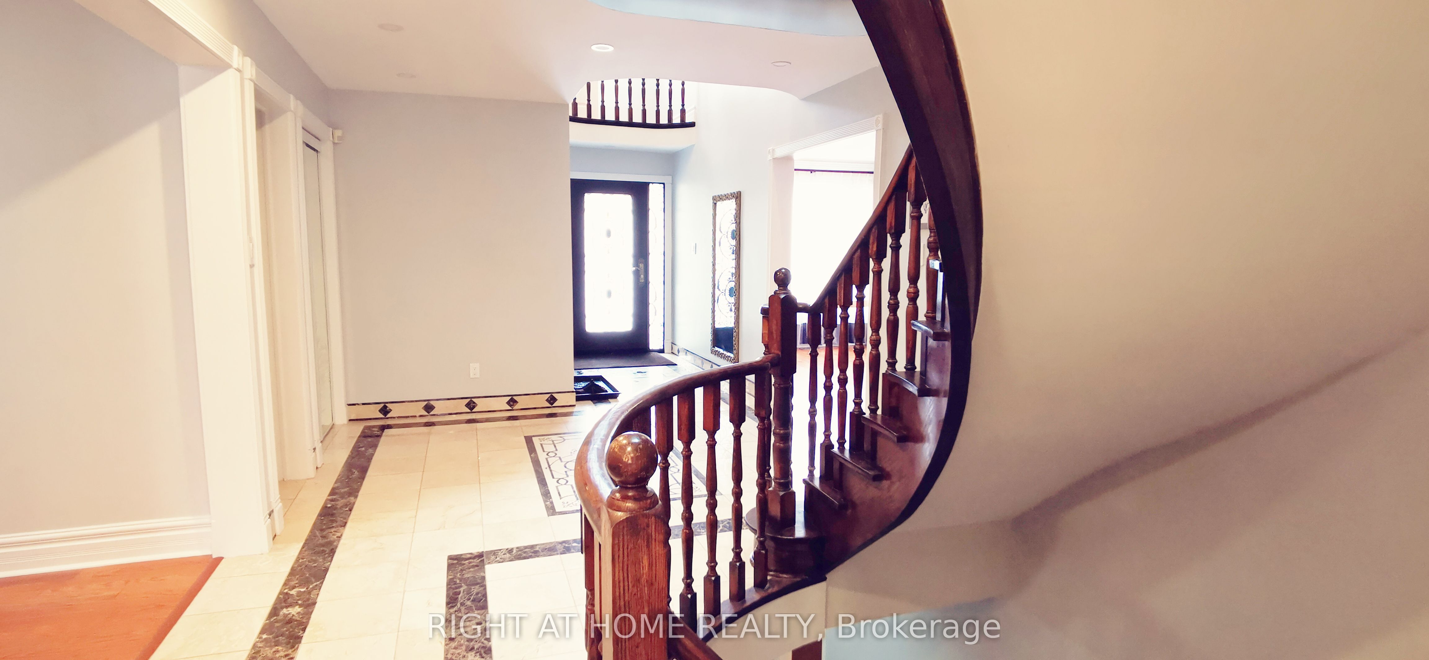 Additional image 3 of 358 Valleymede Drive, Richmond Hill, ON, L4B 3E8