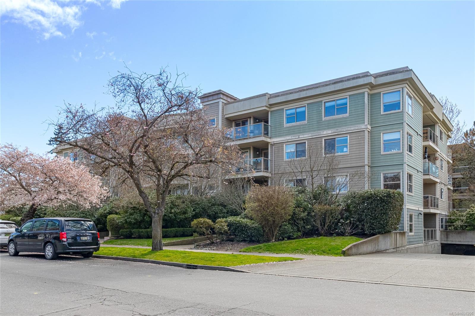 Additional image 3 of 309-1025 Meares Street, Victoria, BC, V8V 3J7