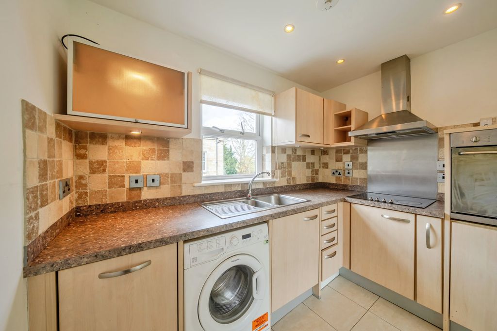 Additional image 4 of 2 bed flat for saleCarleton Road, Skipton, UK BD23