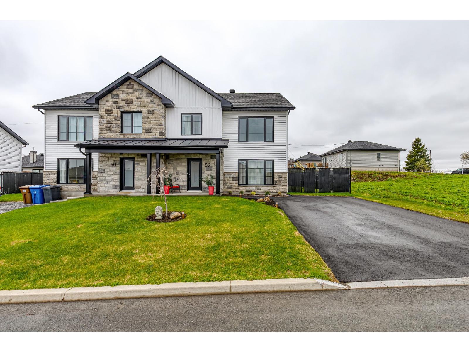 52 Rue Desrochers