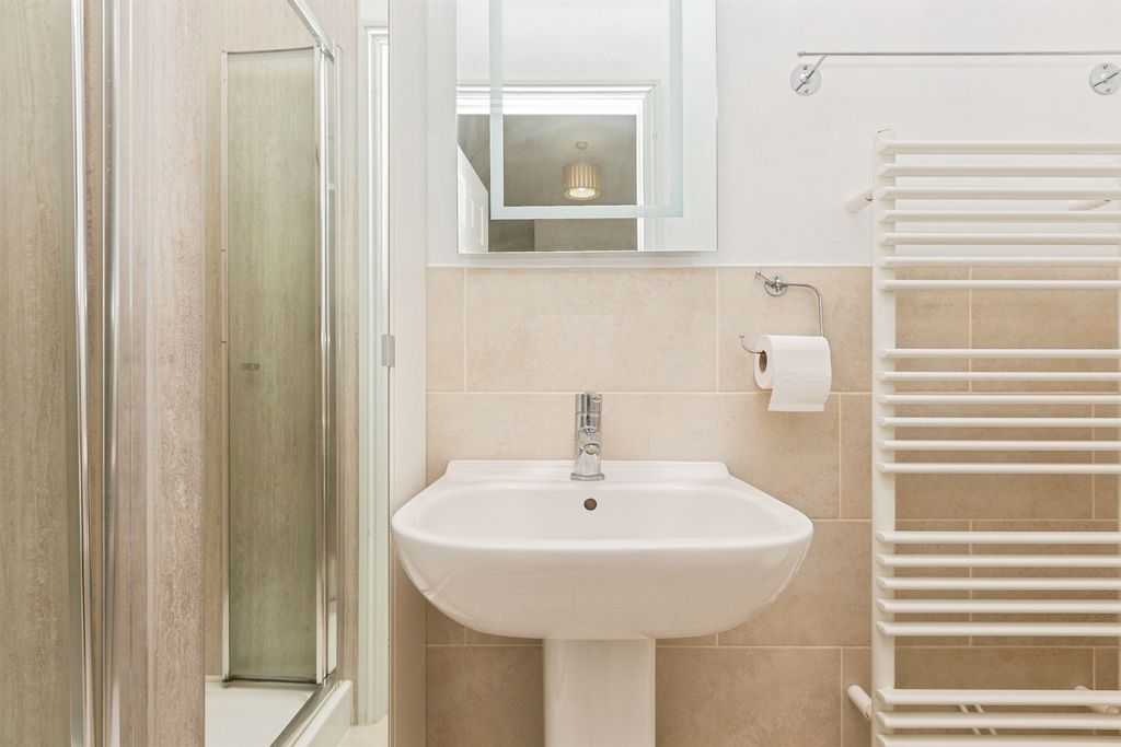 Additional image 8 of 2 bed flat for saleKnightsbridge Place, Aylesbury HP19