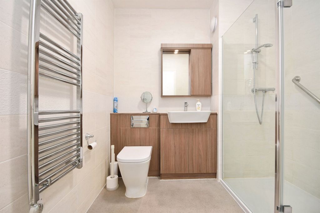 Additional image 9 of 1 bed flat for saleLaindon Road, Billericay CM12