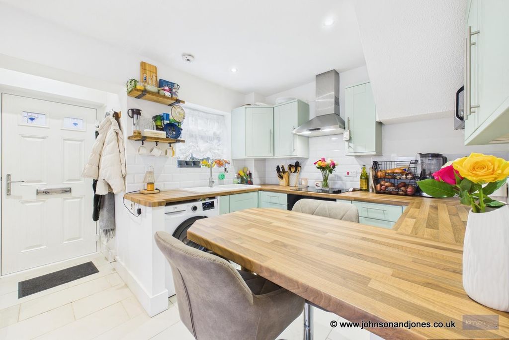 Additional image 4 of 1 bed property for saleCornhill Close, Addlestone KT15