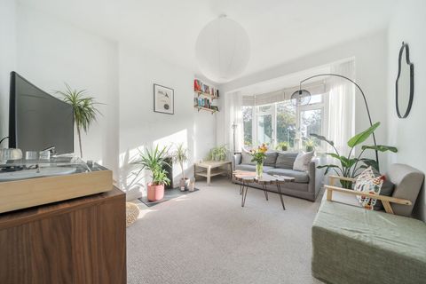 Chinbrook Road, Grove Park, London SE12