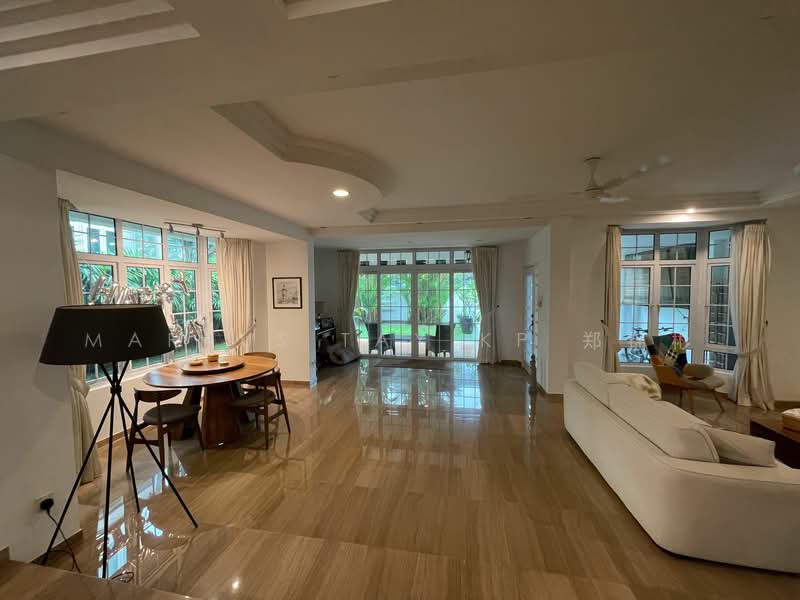 Vanda Drive photo 2
