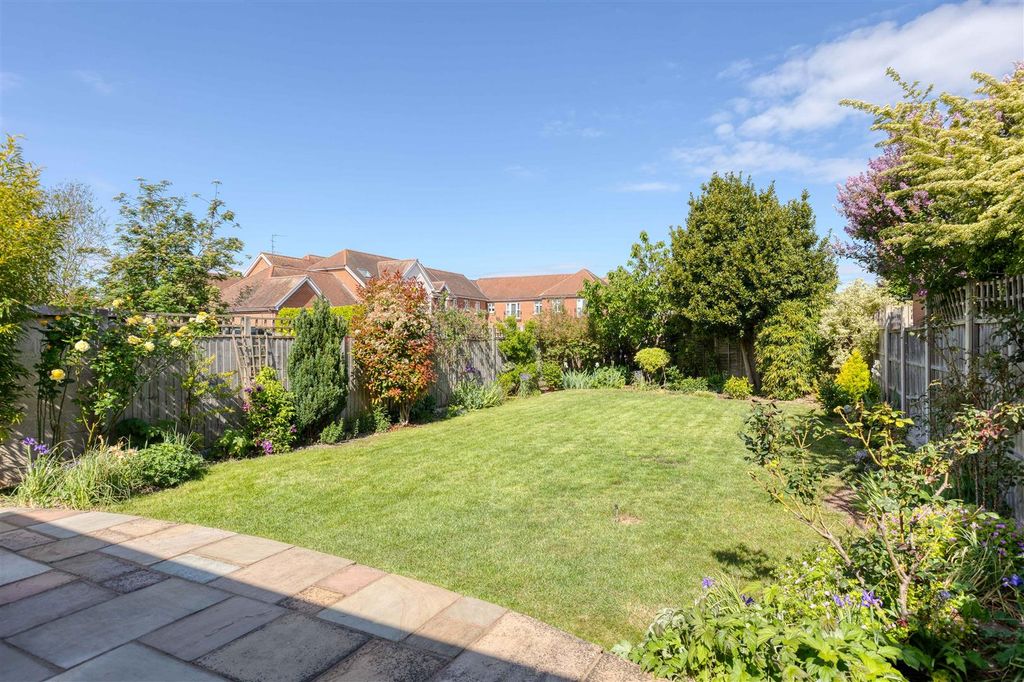 Additional image 19 of 3 bed semi-detached house for saleGrosvenor Road West, Baldock SG7