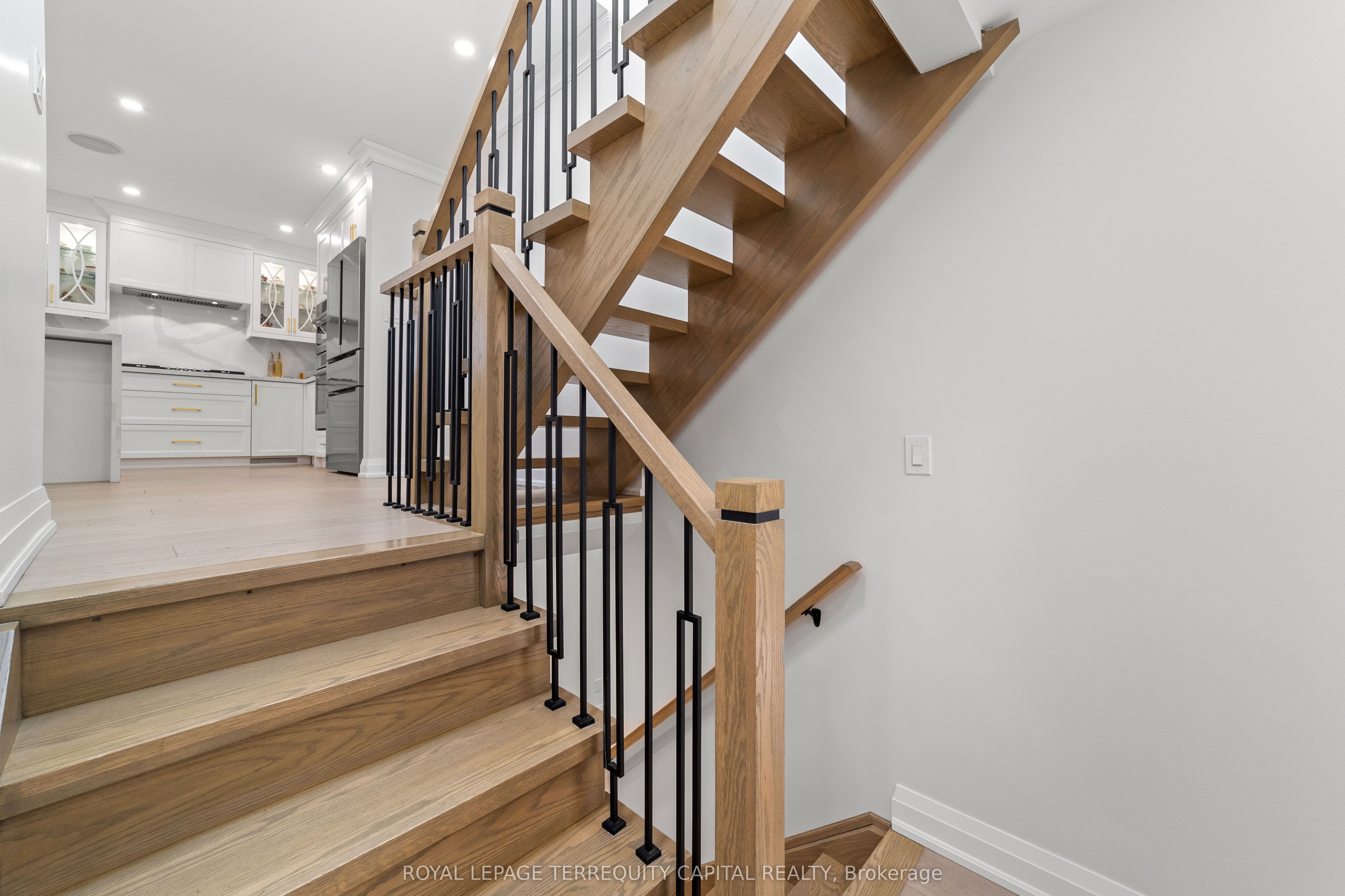 730 Hyde Road, Burlington, ON, L7S 1S7 photo 5
