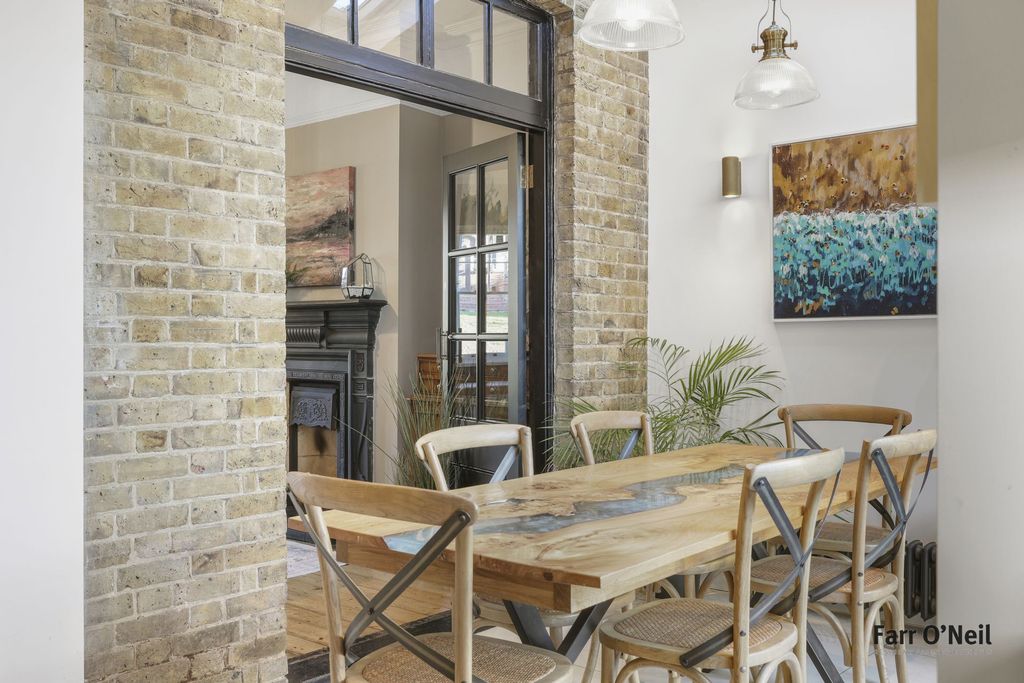 Additional image 17 of 4 bed semi-detached house for saleRussell Road, Buckhurst Hill IG9