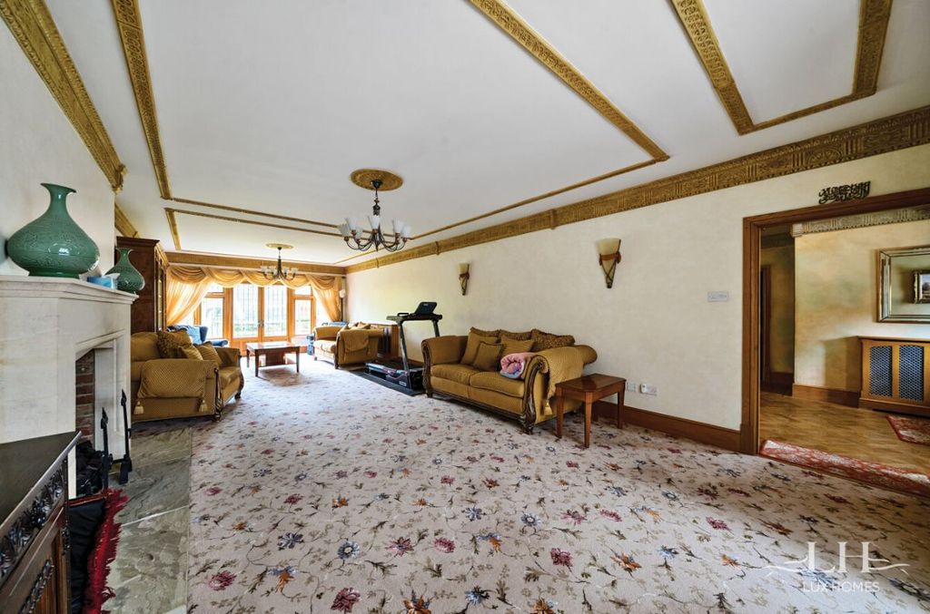 Additional image 12 of 6 bed detached house for saleParkstone Avenue, Emerson Park RM11
