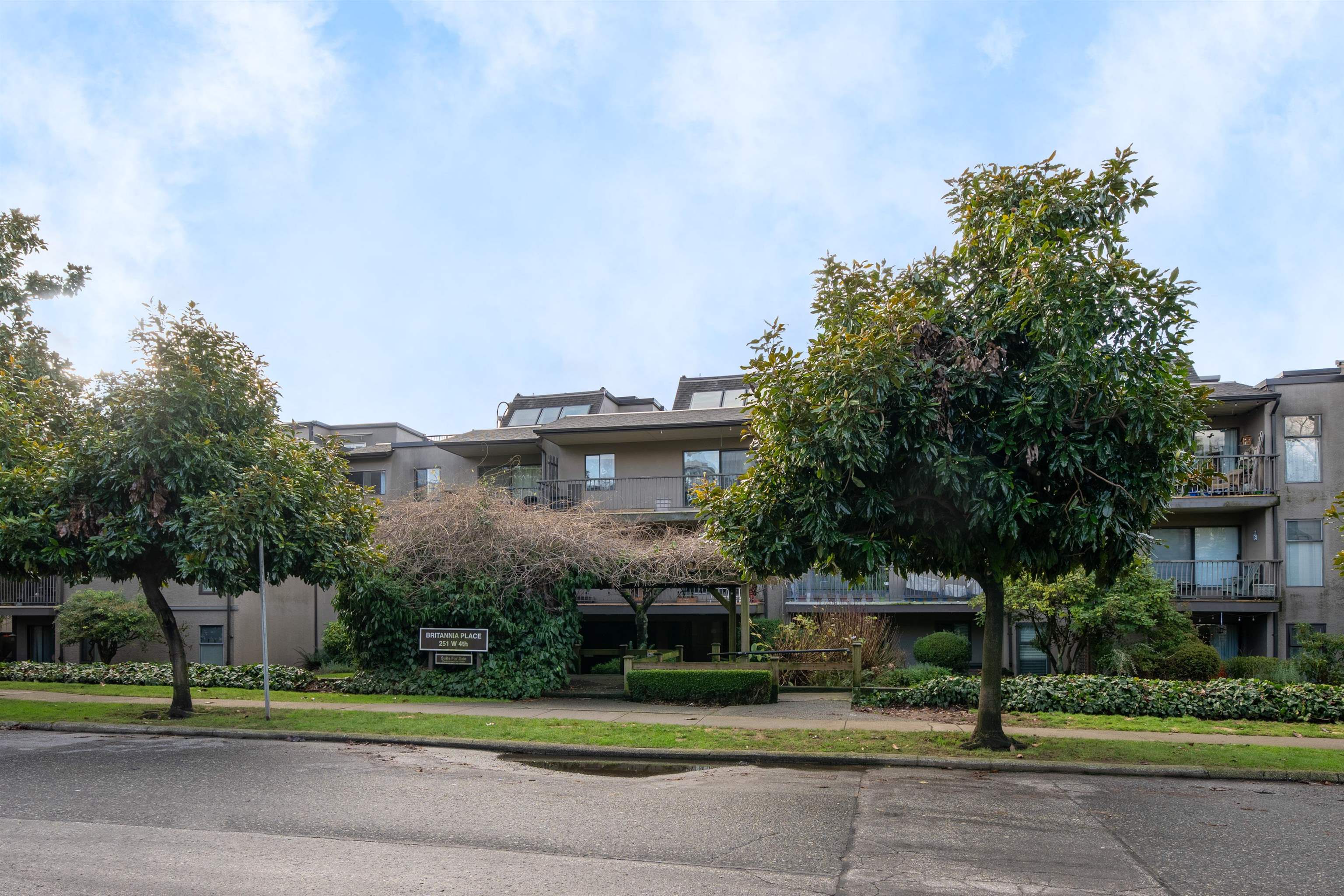 Additional image 3 of 215-251 4th Street W, North Vancouver, BC, V7M 1H8