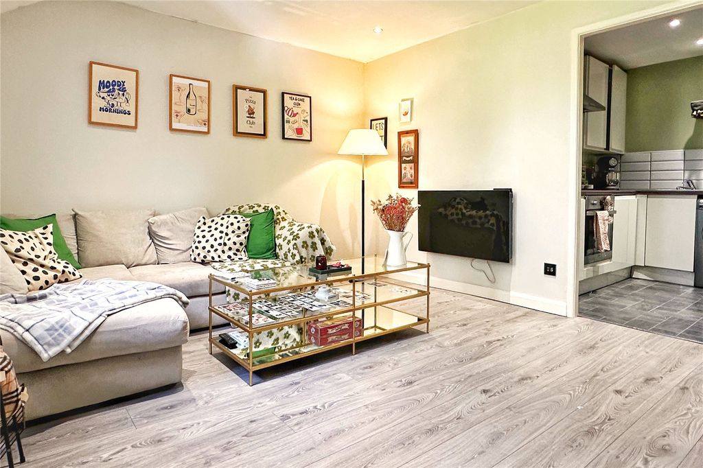 Additional image 6 of 2 bed flat for saleOldham Road, Ashton-Under-Lyne, Greater Manchester OL7