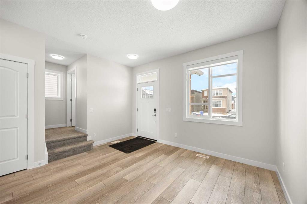 Additional image 2 of 507 Lucas Boulevard NW, Calgary, AB, T3P 2C9