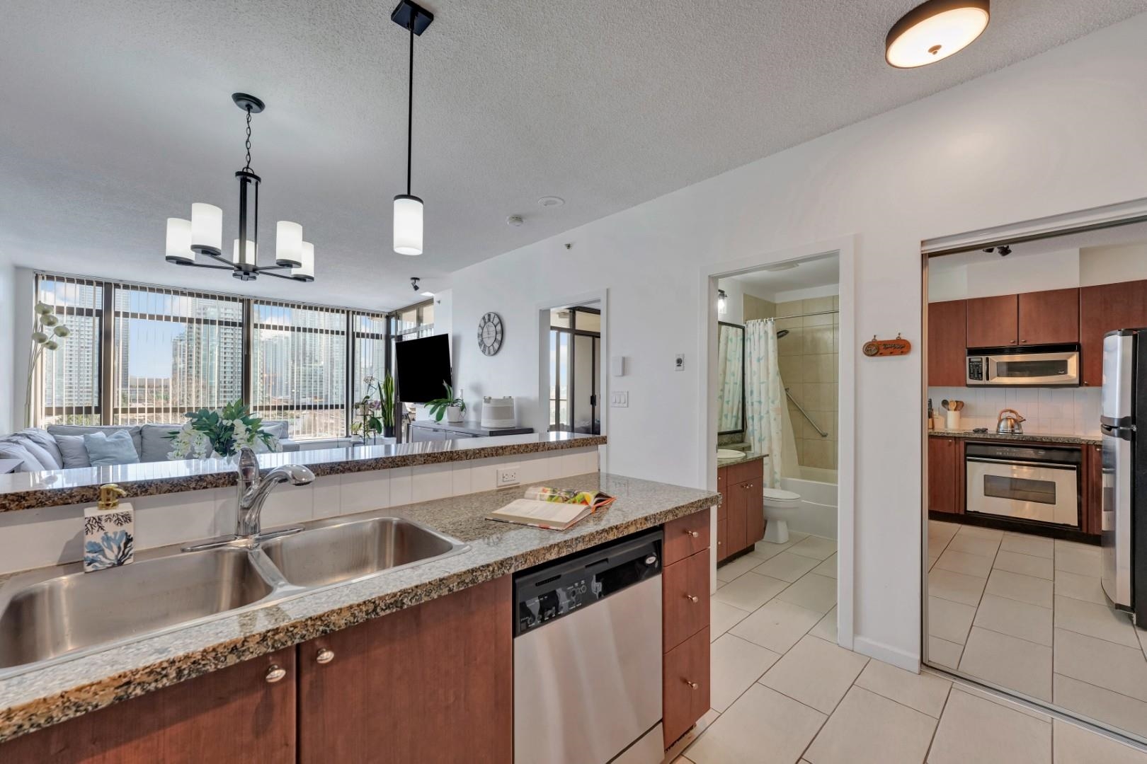 Additional image 4 of 1105-4132 Halifax Street, Burnaby, BC, V5C 6V1