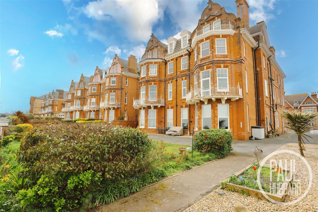 1 bed flat for saleKirkley House, Kirkley Cliff Road NR33