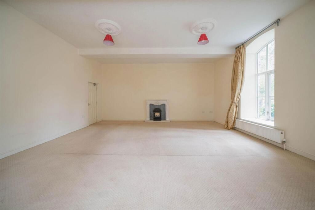 2 bed flat for saleLitton Mill, Buxton SK17 photo 3