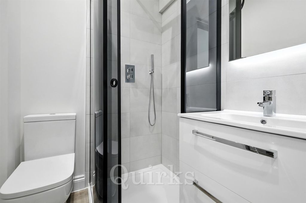 Additional image 7 of 2 bed flat for saleHigh Street, Billericay CM12