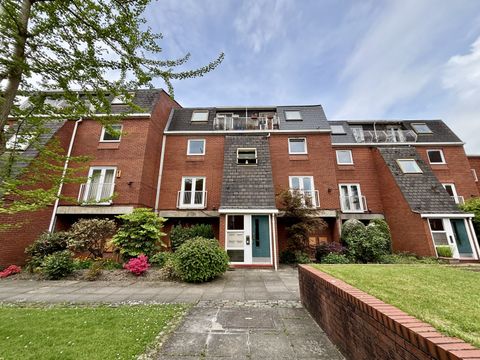 Porchfield Square, St John's Gardens, Manchester M3