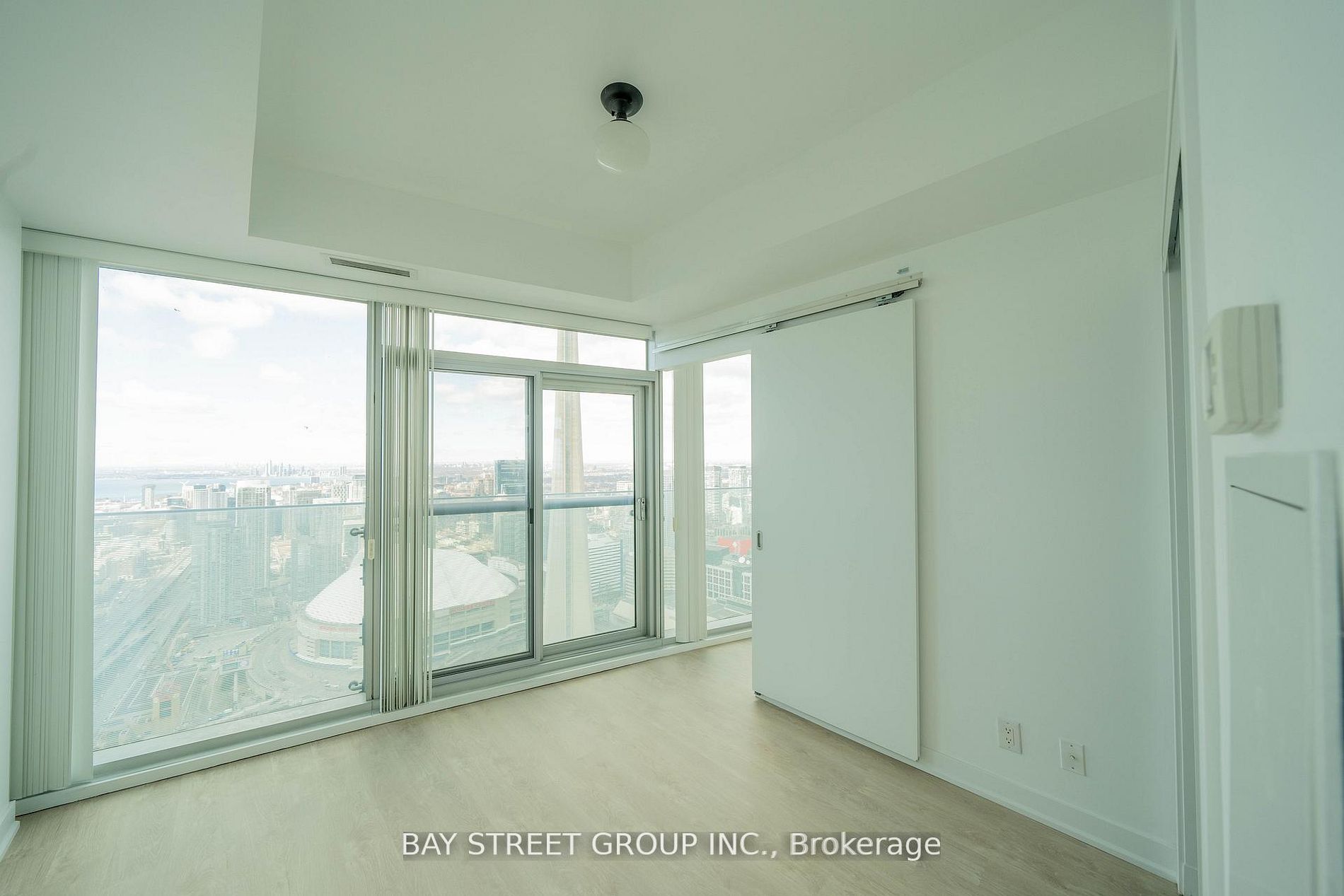Additional image 5 of 5607-12 York Street, Toronto, ON, M5J 2Z2