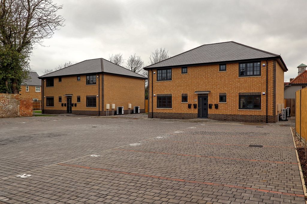 1 bed flat for saleCoxs Yard, Braintree CM7 photo 3