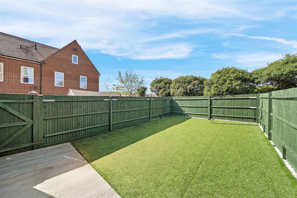 Additional image 18 of 4 bed town house for saleHawker Drive, Addlestone KT15