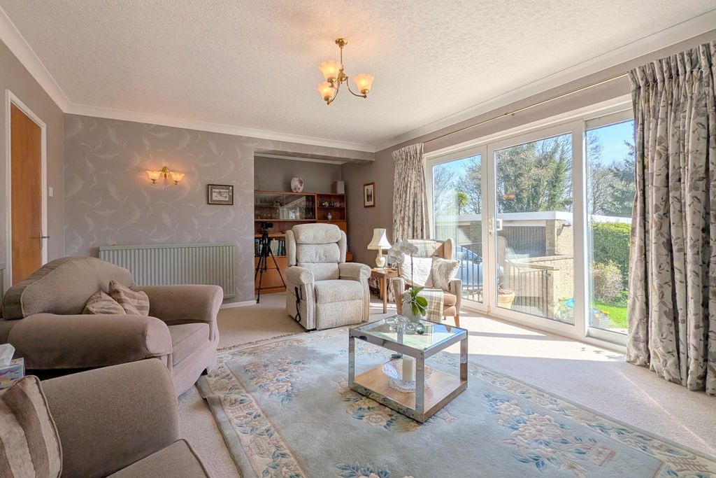 Additional image 5 of 3 bed detached house for saleWoodhead Lane, Brighouse, West Yorkshire HD6
