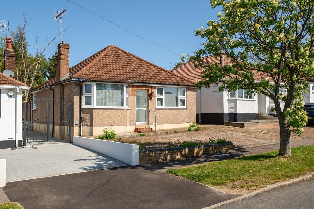 Additional image 17 of 2 bed bungalow for salePenrose Avenue, Watford, Hertfordshire WD19