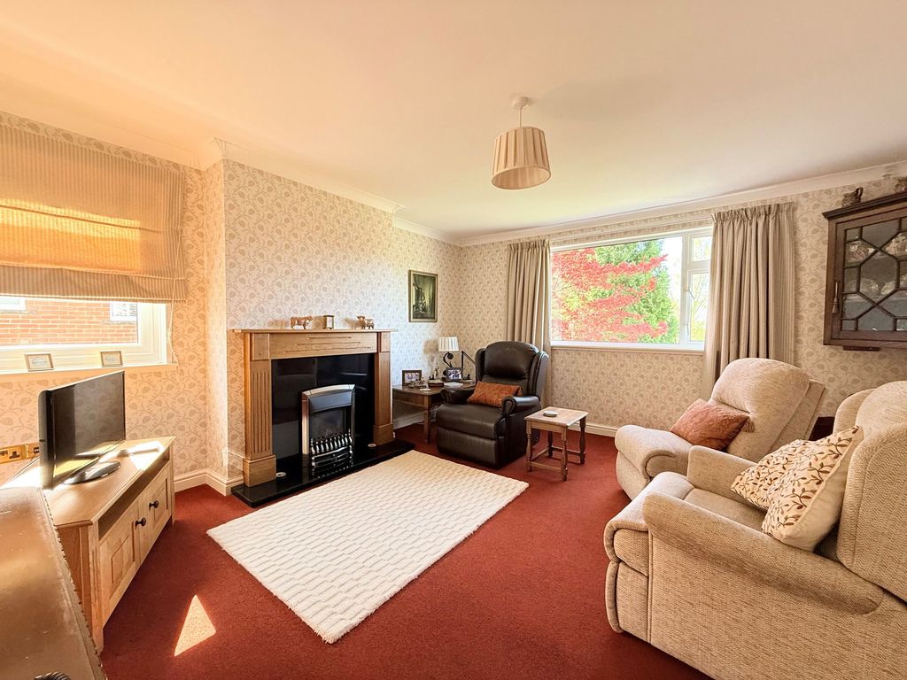 4 bed bungalow for saleTree Gardens, Brampton CA8 photo 3