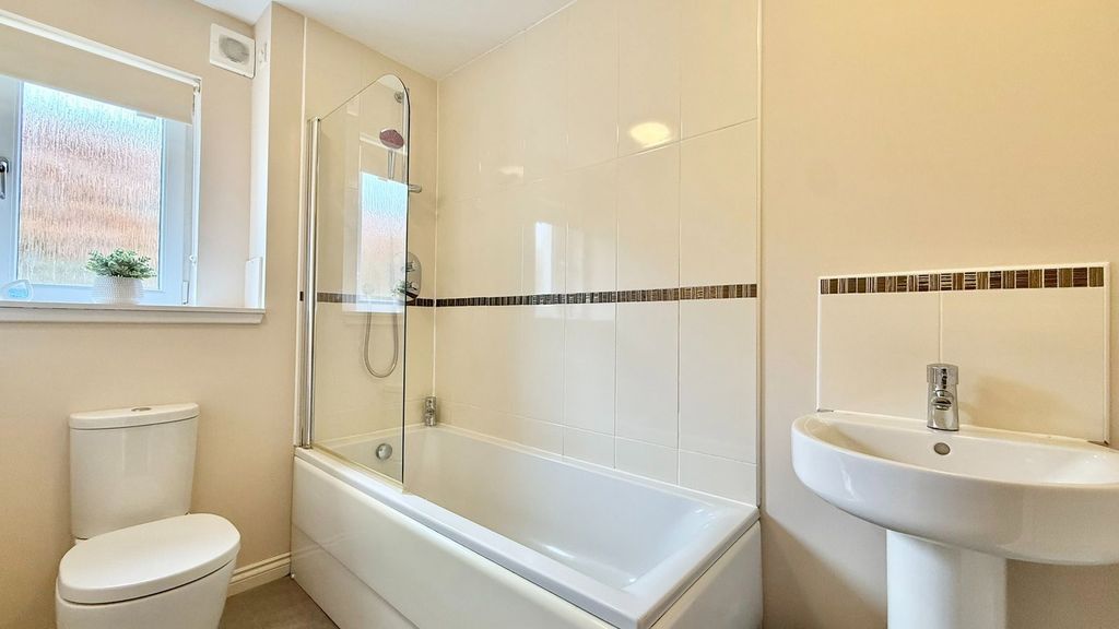 Additional image 11 of 2 bed flat for sale84c Fairfield Road, Inverness IV3