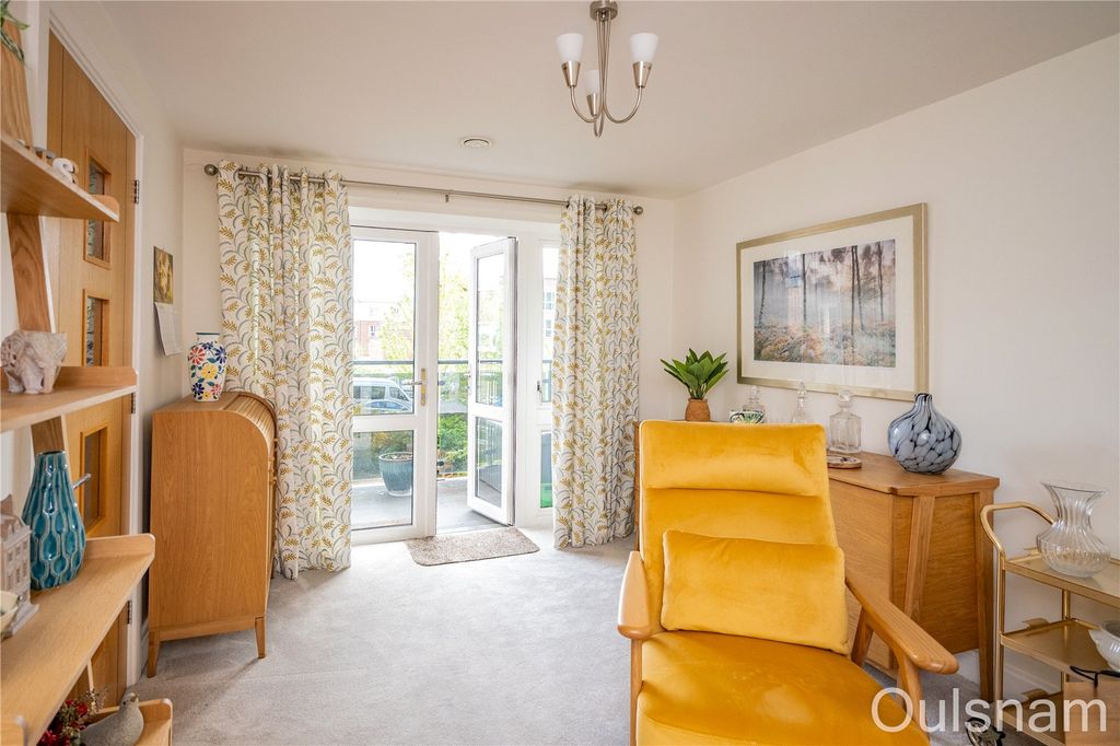 2 bed flat for saleRecreation Road, Bromsgrove, Worcestershire B61 photo 4