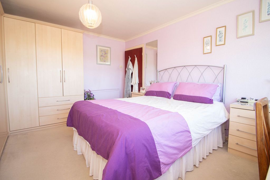 Additional image 15 of 4 bed terraced house for saleOn The Hill, Carpenders Park, Watford WD19