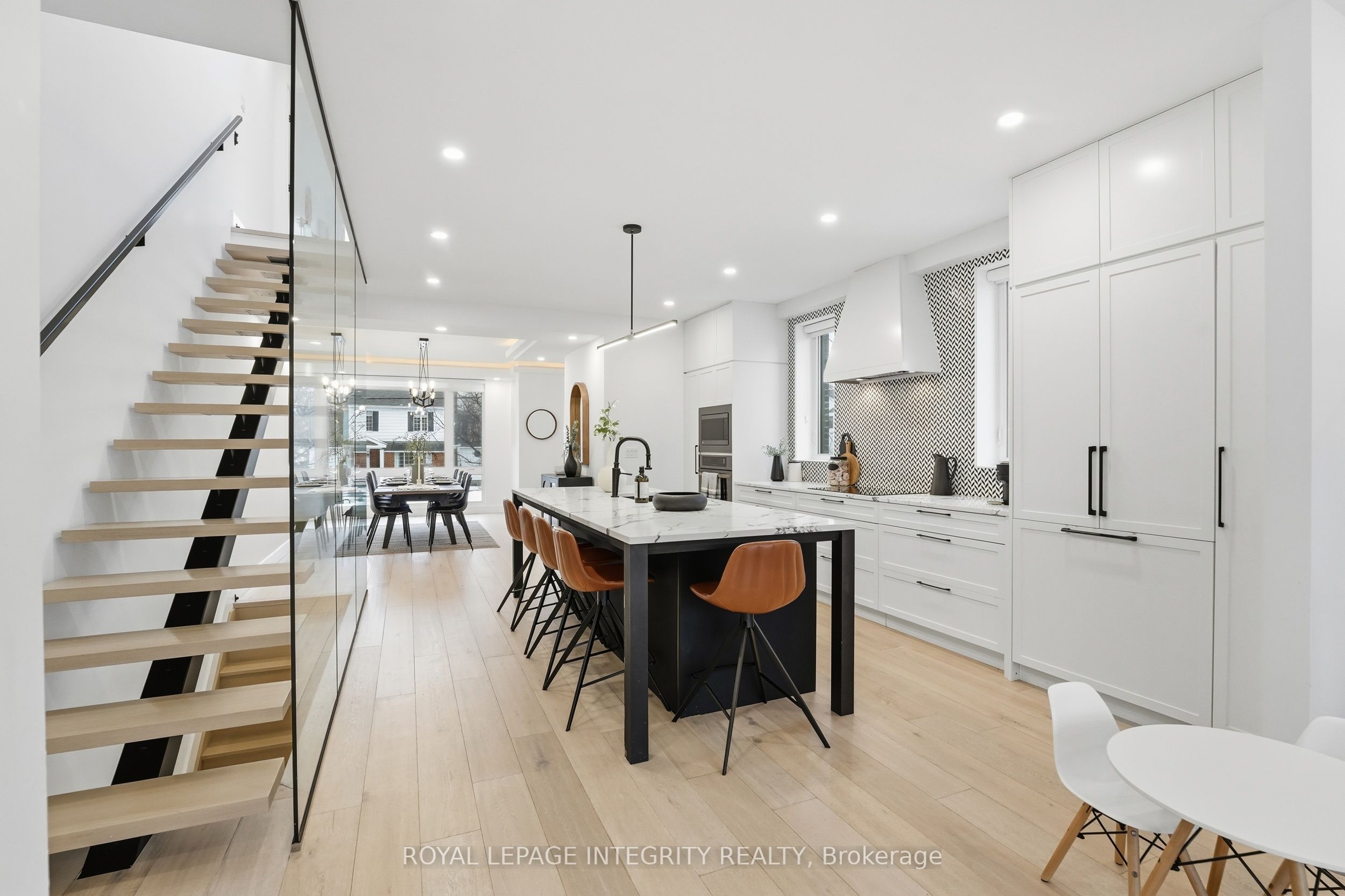 Additional image 3 of 221 Wesley Avenue, Ottawa, ON, K1Z 7A2