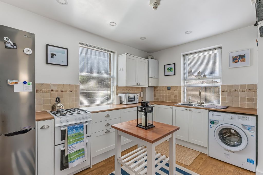 Additional image 7 of 2 bed flat for saleIngs Lane, Bradley, Keighley, North Yorkshire BD20