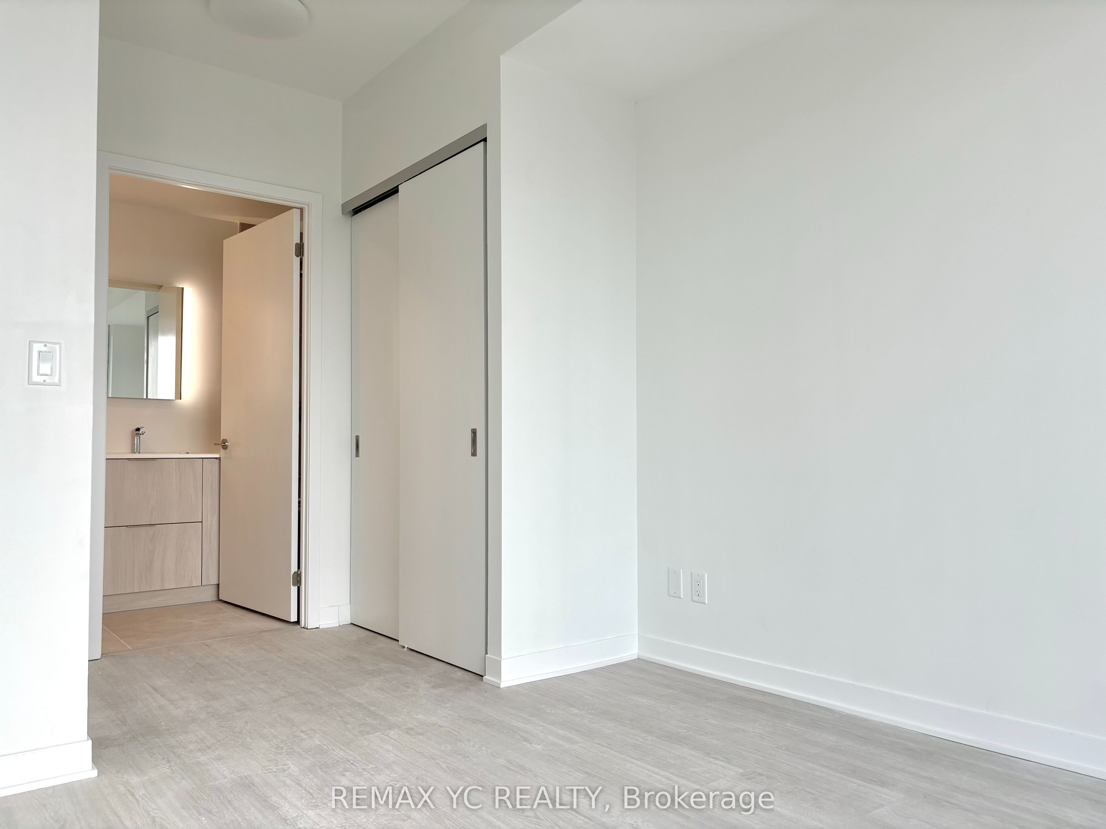 Additional image 6 of 908-185 Alberta Avenue, Toronto, ON, M6C 0A5