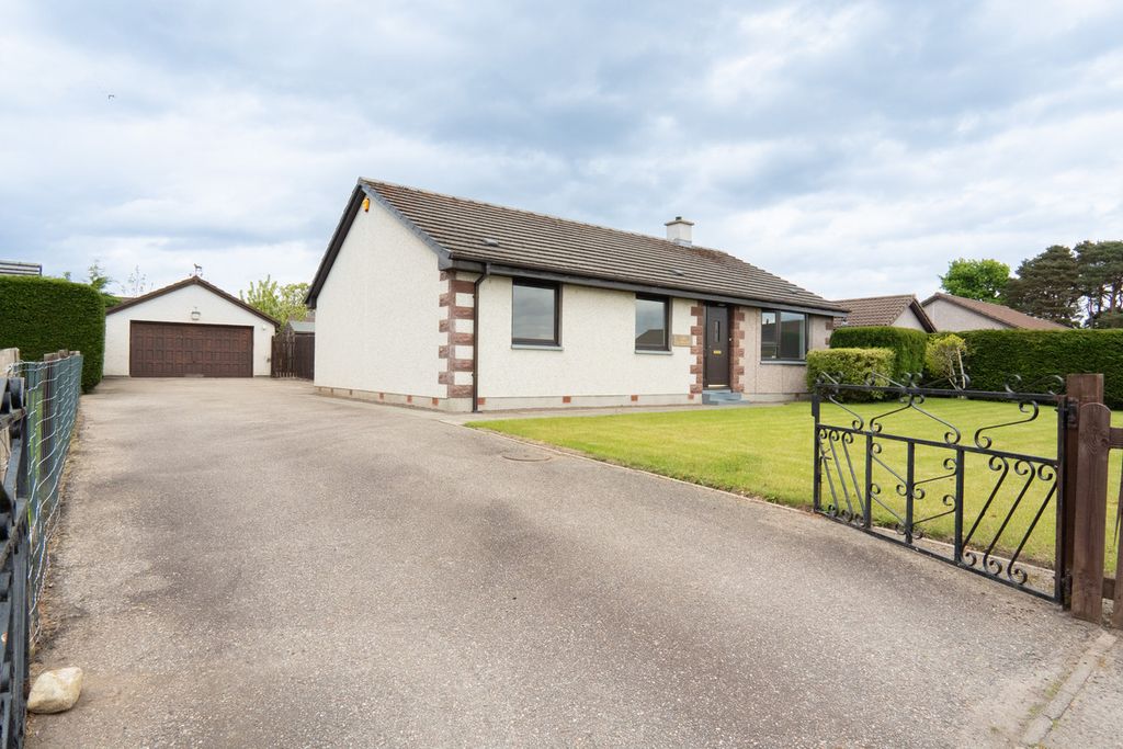3 bed detached bungalow for saleSpringfield Terrace, Alness IV17